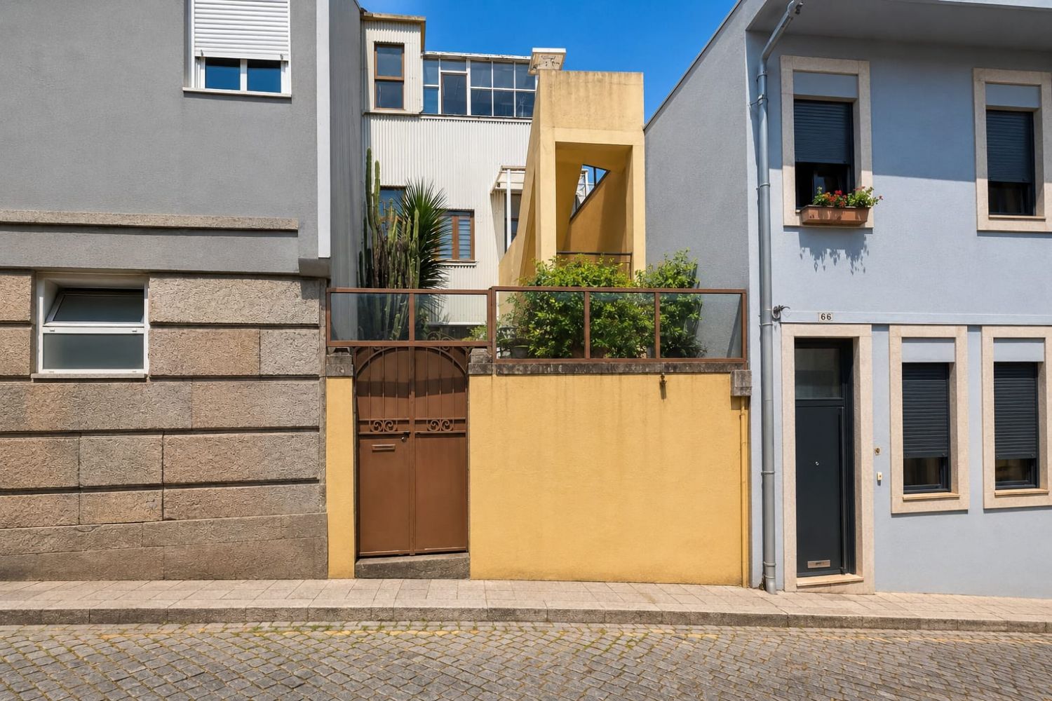 Prédio de 3 Pisos no Bonfim