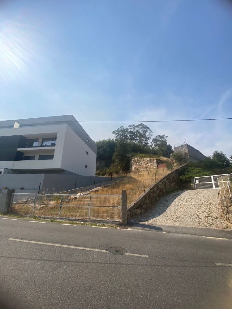Terreno Para Construção em Sameiro - Santa Marta - Penafiel