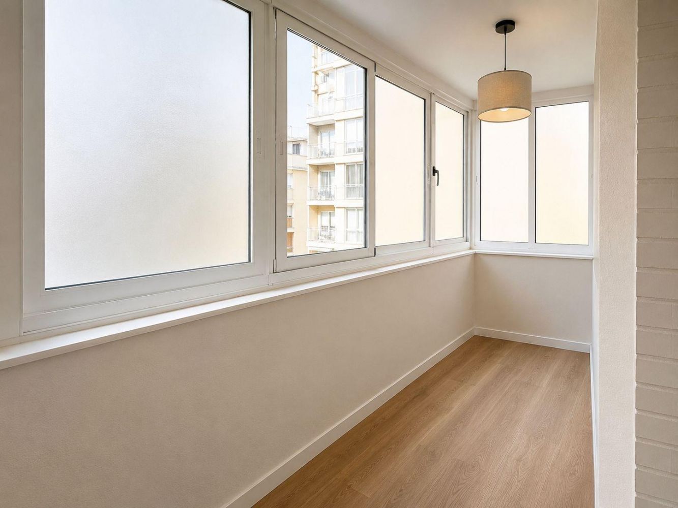 APARTAMENTO T2 REMODELADO COM GARAGEM E ARRUMOS | METRO À PORTA | SENHORA DA HORA — foto 2