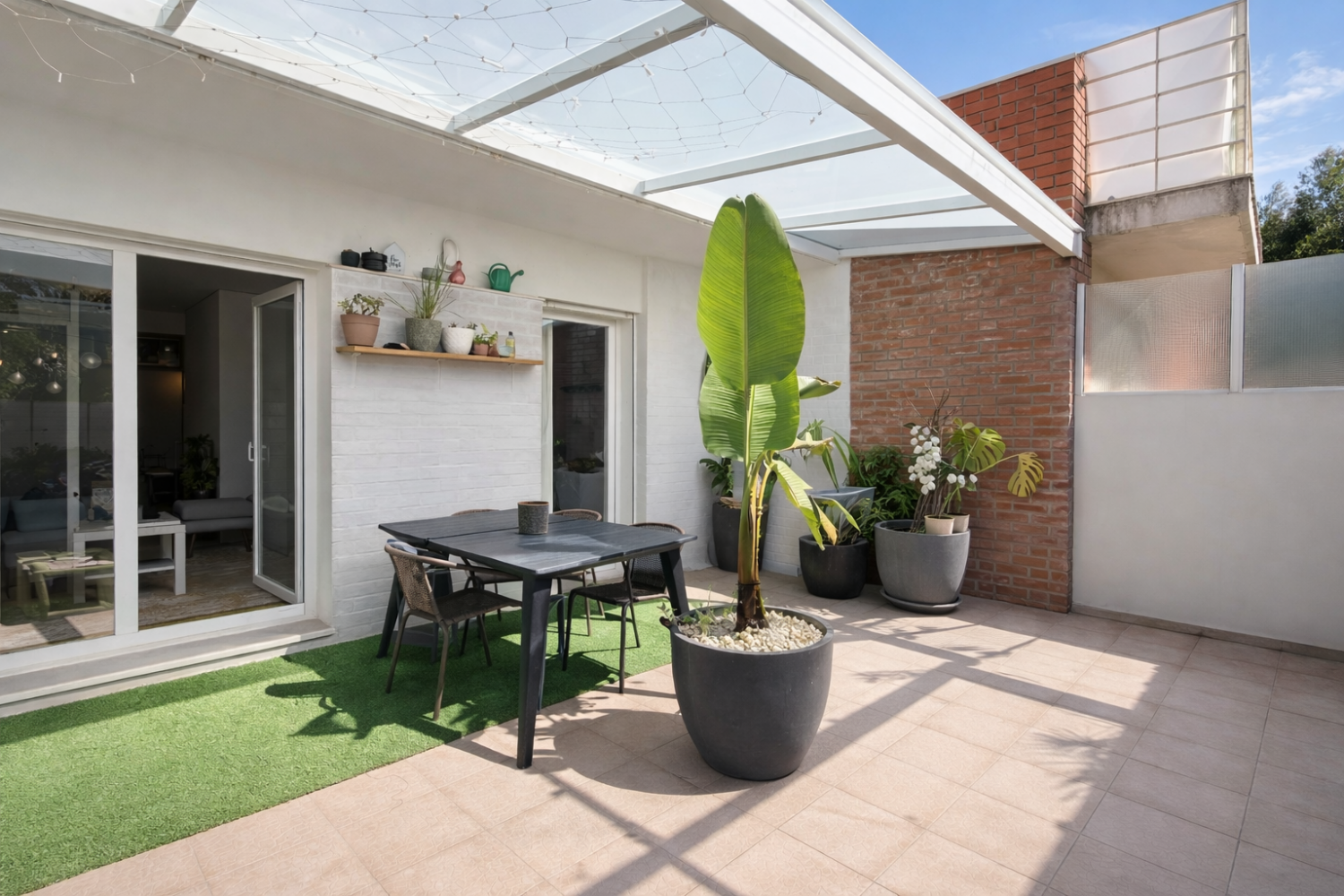 T2 com terraço, garagem e arrumo em Vilar de Andorinho